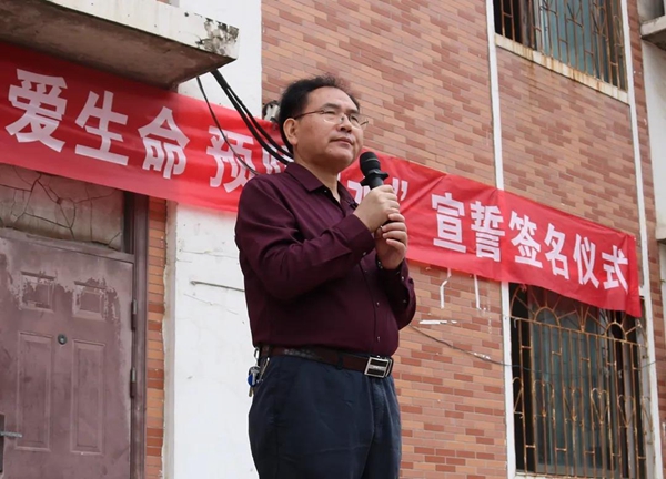 正在上傳...