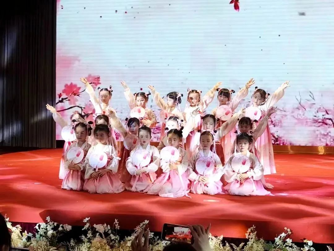 e54dc3b55198ef964aa3a682c42ceec9.jpg e54dc3b55198ef964aa3a682c42ceec9.jpg