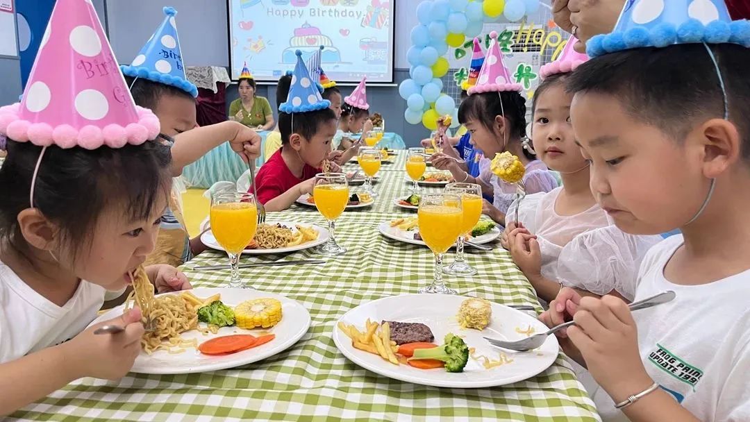 f8c59c46b09eeac9e57cd57a1b64fad8.jpg f8c59c46b09eeac9e57cd57a1b64fad8.jpg